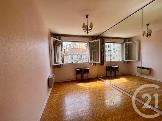 Appartement F5 à vendre - 5 pièces - 99.76 m2 - ST ETIENNE - 42 - RHONE-ALPES - Century 21 Seux Immobilier