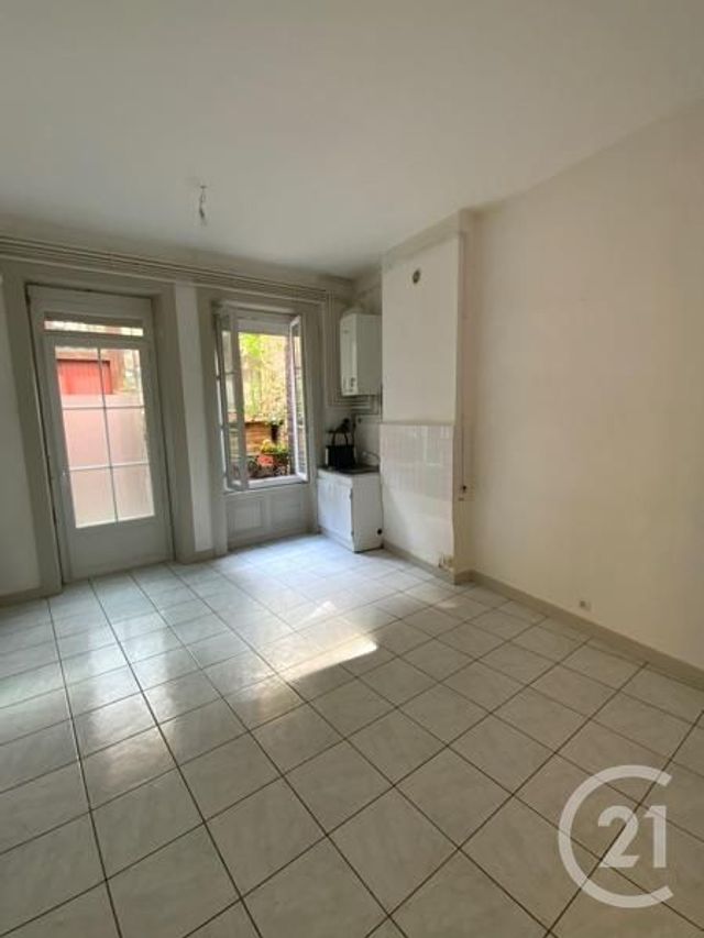 Appartement F2 à louer - 2 pièces - 46.4 m2 - ST ETIENNE - 42 - RHONE-ALPES - Century 21 Seux Immobilier