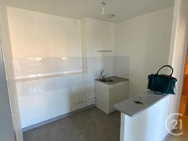 Appartement T2 à louer - 2 pièces - 36.8 m2 - ST ETIENNE - 42 - RHONE-ALPES - Century 21 Seux Immobilier