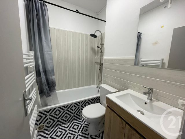 Appartement F1 à louer - 1 pièce - 27.0 m2 - ST ETIENNE - 42 - RHONE-ALPES - Century 21 Seux Immobilier