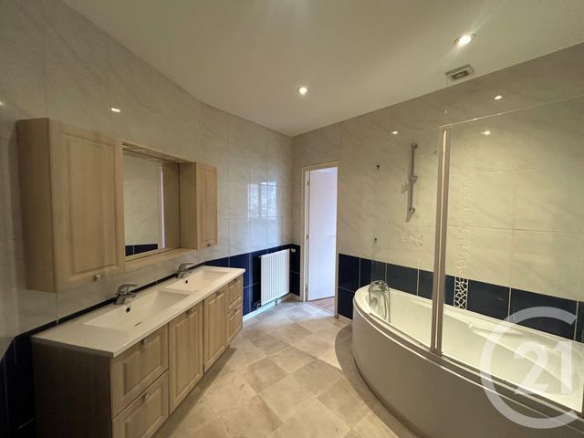 Appartement F3 à louer - 3 pièces - 72.4 m2 - ST ETIENNE - 42 - RHONE-ALPES - Century 21 Seux Immobilier