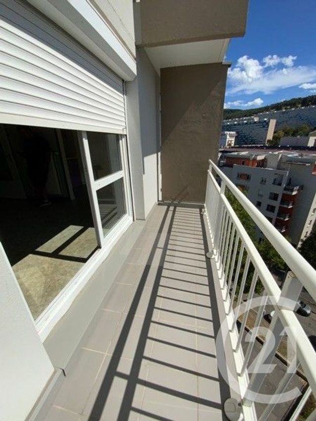 Appartement Studio à louer ST ETIENNE