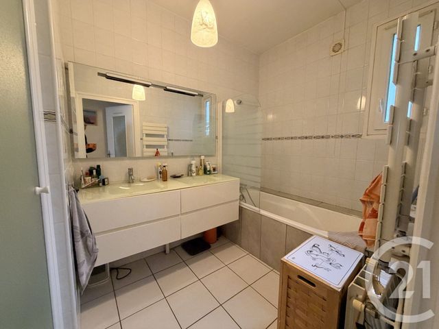 Appartement à vendre - 4 pièces - 96.59 m2 - ST GENEST LERPT - 42 - RHONE-ALPES - Century 21 Seux Immobilier