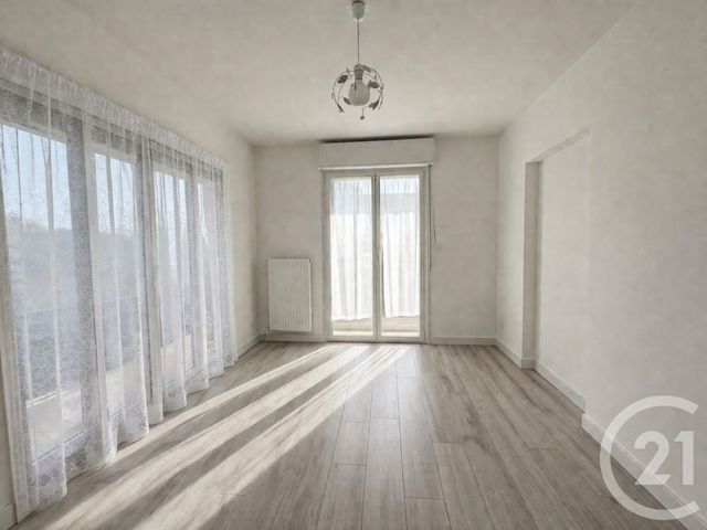 Appartement à vendre - 3 pièces - 74.25 m2 - ST PRIEST EN JAREZ - 42 - RHONE-ALPES - Century 21 Seux Immobilier