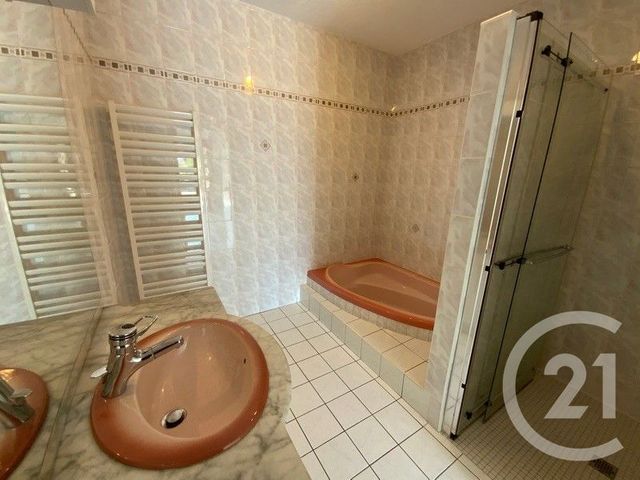 Appartement T4 à louer - 4 pièces - 104.54 m2 - ST JEAN BONNEFONDS - 42 - RHONE-ALPES - Century 21 Seux Immobilier