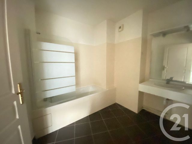 Appartement T3 à louer - 3 pièces - 65.72 m2 - ST ETIENNE - 42 - RHONE-ALPES - Century 21 Seux Immobilier