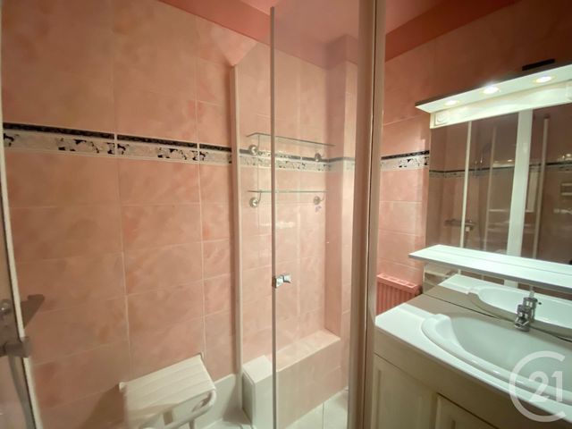 Appartement T4 à louer - 4 pièces - 77.29 m2 - ST ETIENNE - 42 - RHONE-ALPES - Century 21 Seux Immobilier