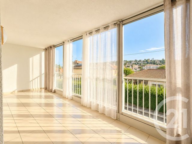 Appartement T4 à vendre - 4 pièces - 83.58 m2 - ST ETIENNE - 42 - RHONE-ALPES - Century 21 Seux Immobilier