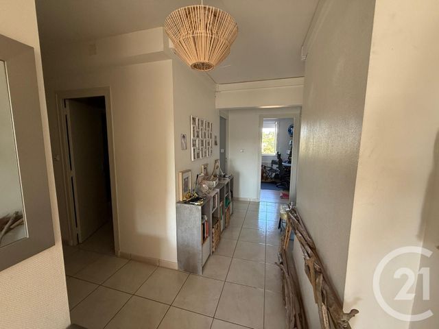 Appartement T5 à louer - 5 pièces - 85.0 m2 - ST GENEST MALIFAUX - 42 - RHONE-ALPES - Century 21 Seux Immobilier