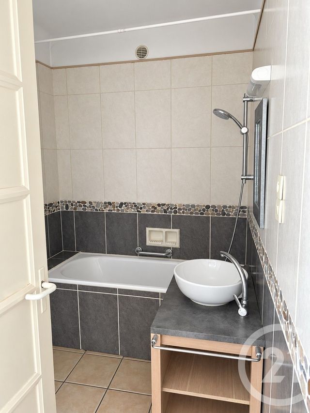 Appartement F3 à louer - 3 pièces - 82.9 m2 - ST ETIENNE - 42 - RHONE-ALPES - Century 21 Seux Immobilier