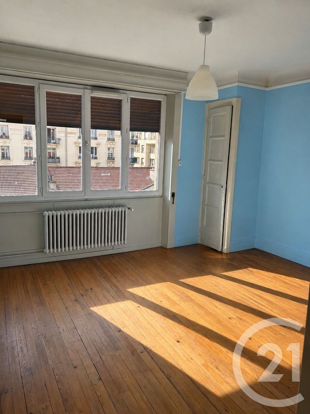 Appartement F3 à louer - 3 pièces - 82.9 m2 - ST ETIENNE - 42 - RHONE-ALPES - Century 21 Seux Immobilier