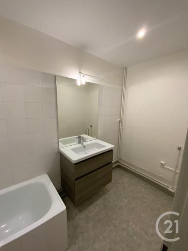 Appartement F2 à louer - 2 pièces - 60.21 m2 - ST ETIENNE - 42 - RHONE-ALPES - Century 21 Seux Immobilier