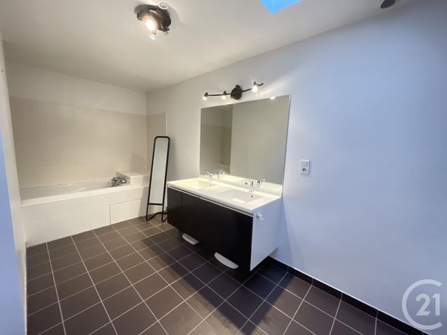 maison à louer - 5 pièces - 140.0 m2 - ST BONNET LES OULES - 42 - RHONE-ALPES - Century 21 Seux Immobilier