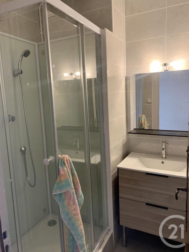 Afficher la photo en grand Appartement F3 à vendre - 3 pièces - 53.91 m2 - ST ETIENNE - 42 - RHONE-ALPES - Century 21 Seux Immobilier